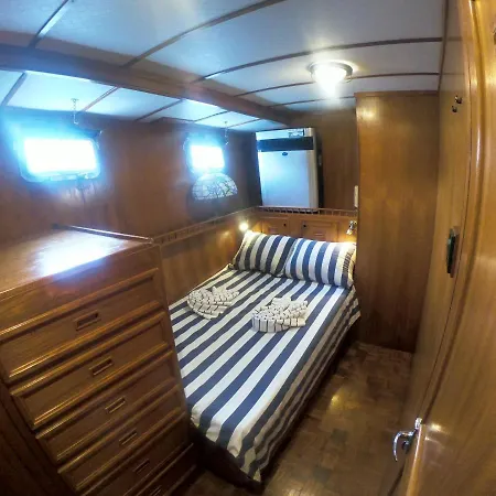 Alte Veste Yacht Hvar Botel Stari Grad (Hvar)