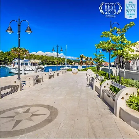 Alte Veste Yacht Hvar Ботель