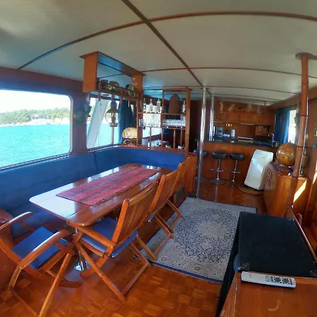 Alte Veste Yacht Hvar