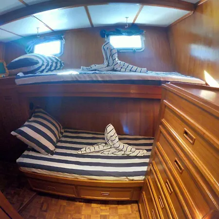 Ботель Alte Veste Yacht Hvar Стари Град